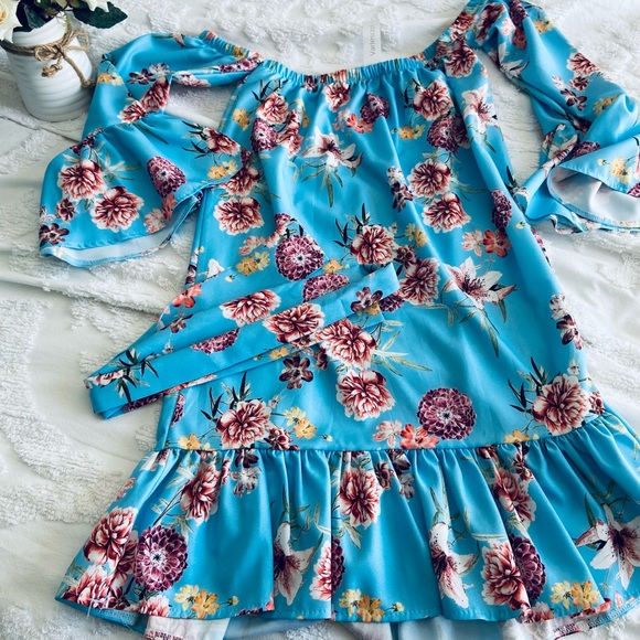 Beautiful floral belted off shoulder dress S/M NWT - Picture 3 of 7